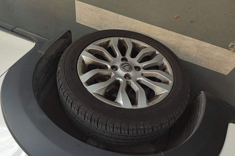 Used Dongfeng Aeolus AX3 2016 1.5L Automatic Shangkue Model Left Front Wheel Hub