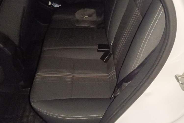 Used Dongfeng Aeolus AX3 2016 1.5L Automatic Zunku Model Left Rear Seat