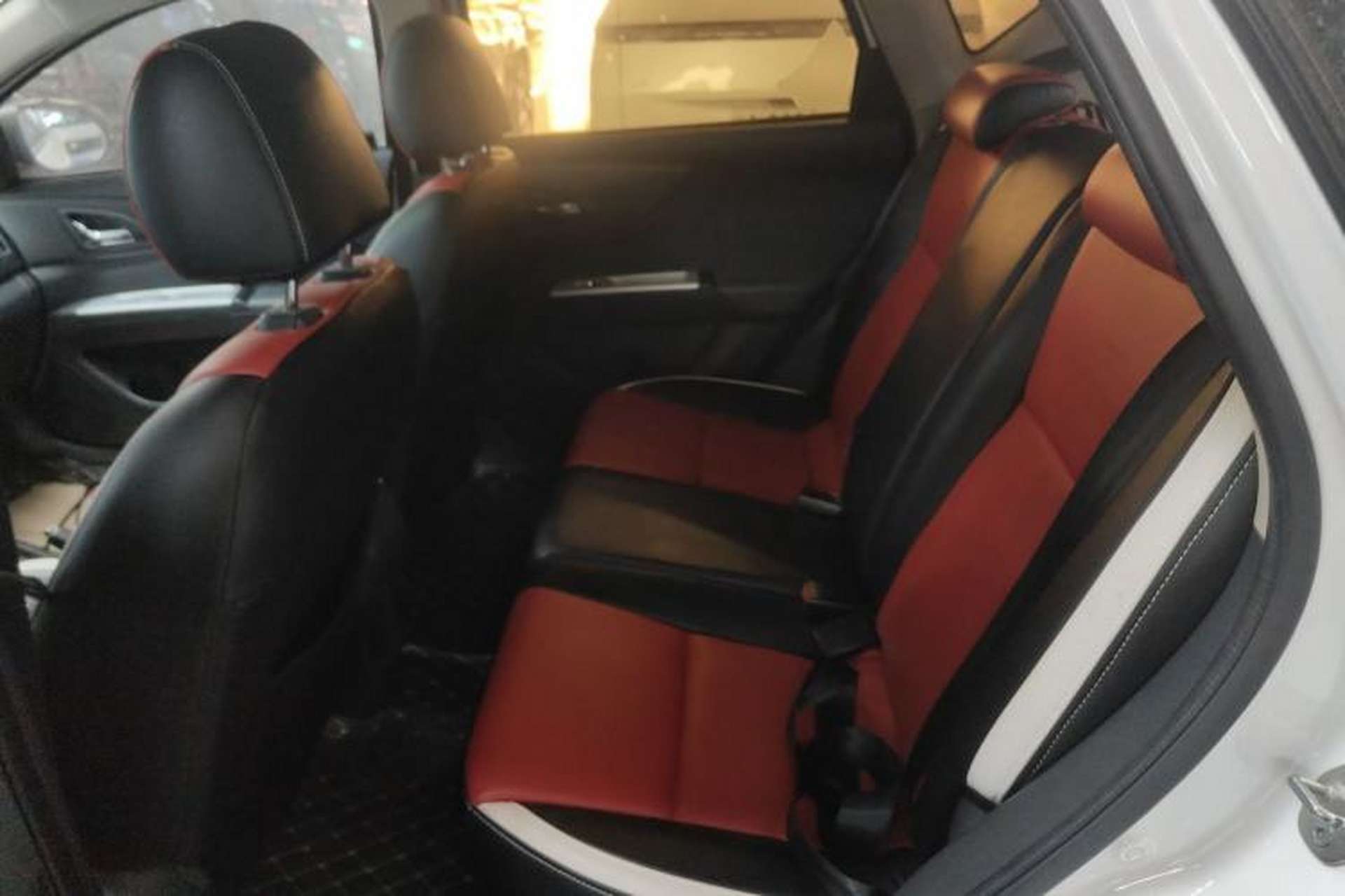 Used Dongfeng Aeolus AX3 2016 1.5L Automatic ZhiKu Model Left Rear Seat