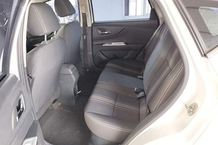 Used Dongfeng Aeolus AX3 2016 1.5L Automatic Shangkue Model Left Rear Seat