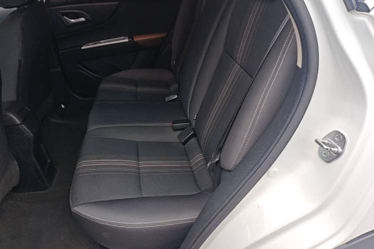 Used Dongfeng Aeolus AX3 2016 1.5L Automatic Shangkue Model Left Rear Seat
