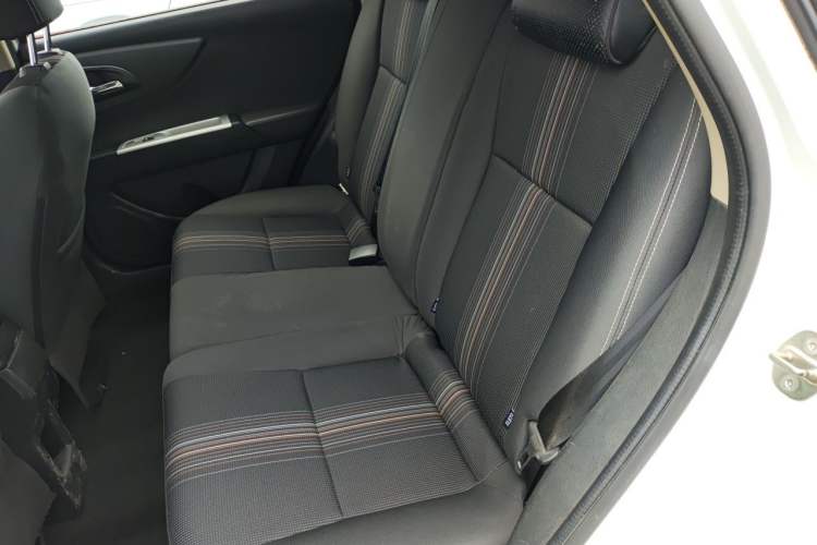 Used Dongfeng Aeolus AX3 2016 1.5L Automatic Zunku Model Left Rear Seat