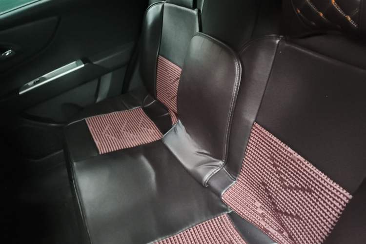 Used Dongfeng Aeolus AX3 2016 1.5L Automatic Shangkue Model Left Rear Seat