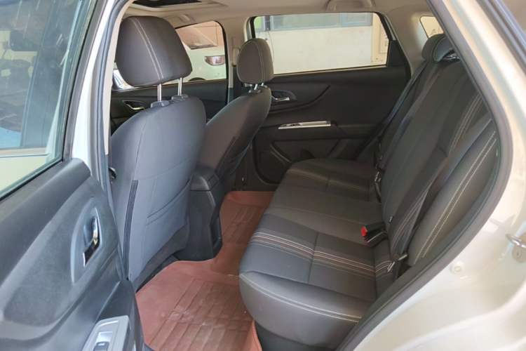 Used Dongfeng Aeolus AX3 2016 1.5L Automatic ZhiKu Model Left Rear Seat