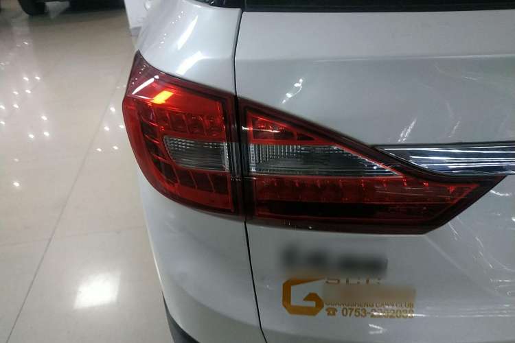 Used Dongfeng Aeolus AX3 2016 1.5L Automatic Shangkue Model Left Rear Taillight