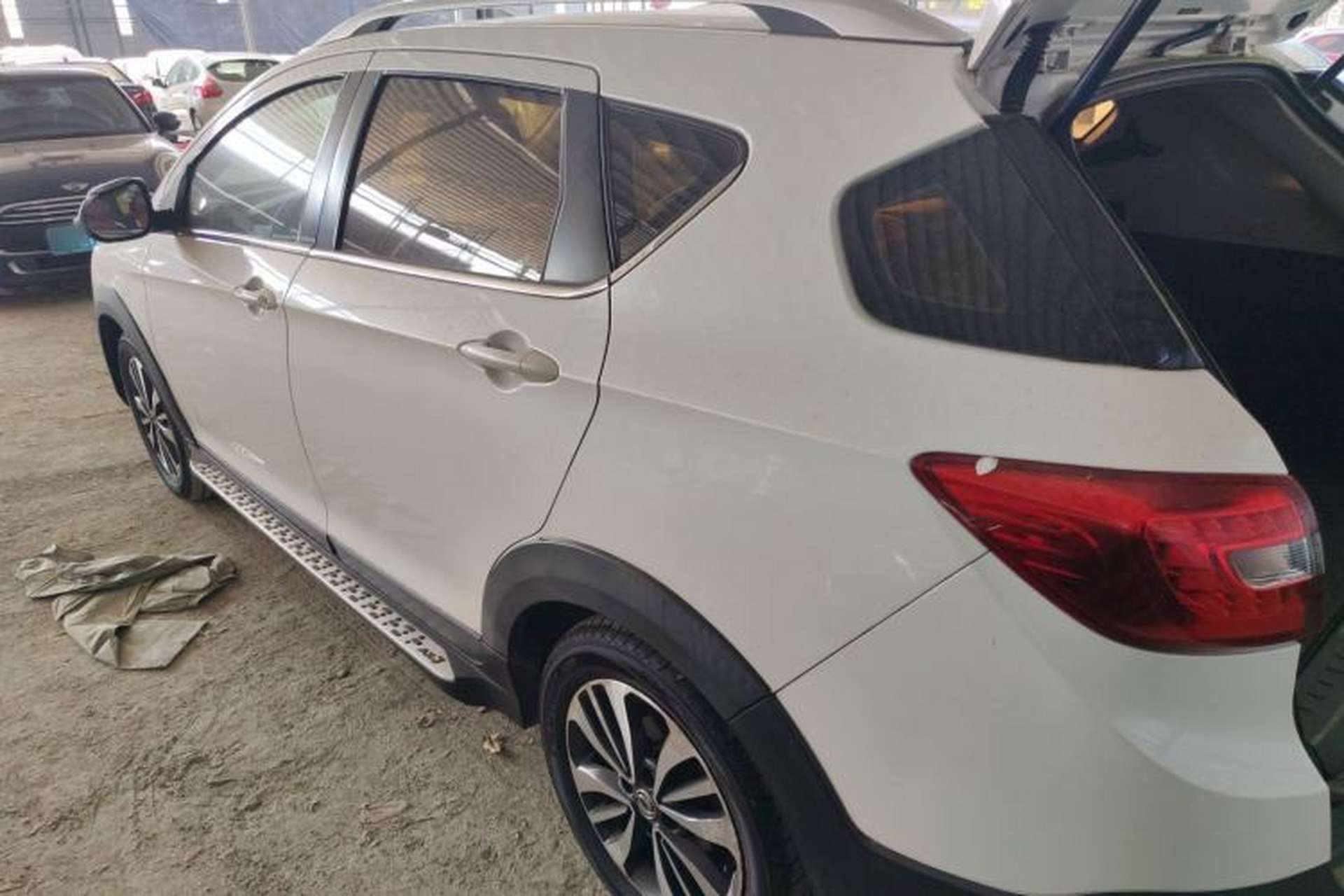 Used Dongfeng Aeolus AX3 2016 1.5L Automatic ZhiKu Model Left Side
