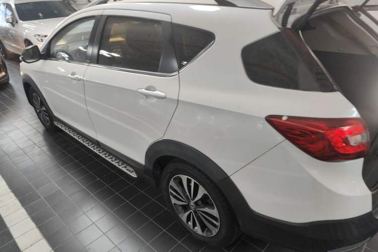 Used Dongfeng Aeolus AX3 2016 1.5L Automatic ZhiKu Model Left Side