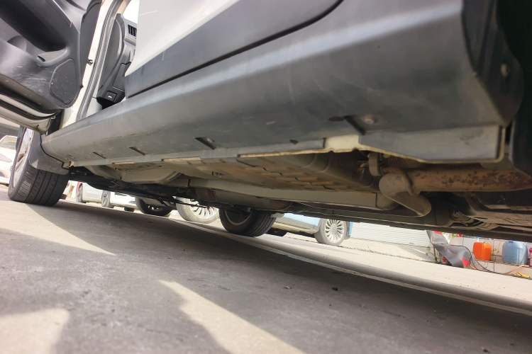 Used Dongfeng Aeolus AX3 2016 1.5L Automatic Shangkue Model Left Side Sill