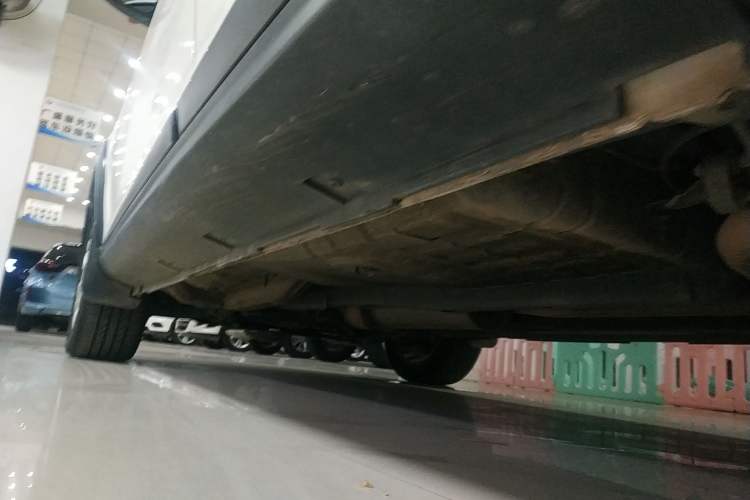 Used Dongfeng Aeolus AX3 2016 1.5L Automatic Shangkue Model Left Side Sill