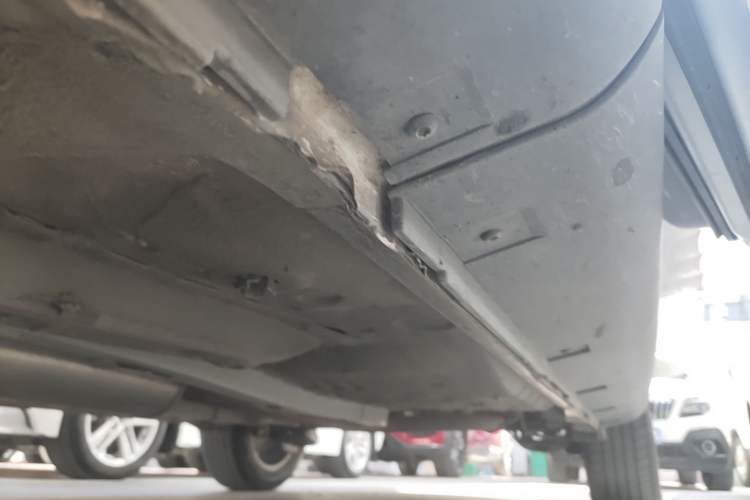 Used Dongfeng Aeolus AX3 2016 1.5L Manual ZhiKu Model Left Side Sill