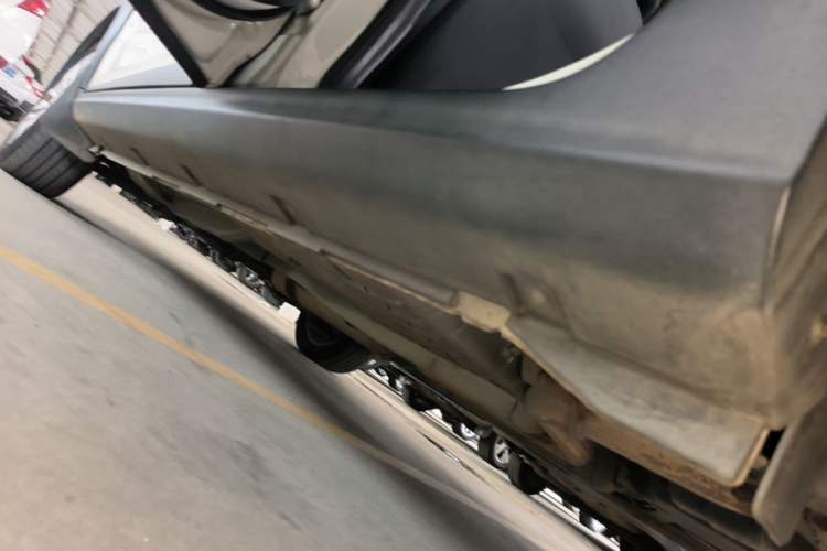 Used Dongfeng Aeolus AX3 2016 1.5L Manual Shangkue Model Left Side Sill