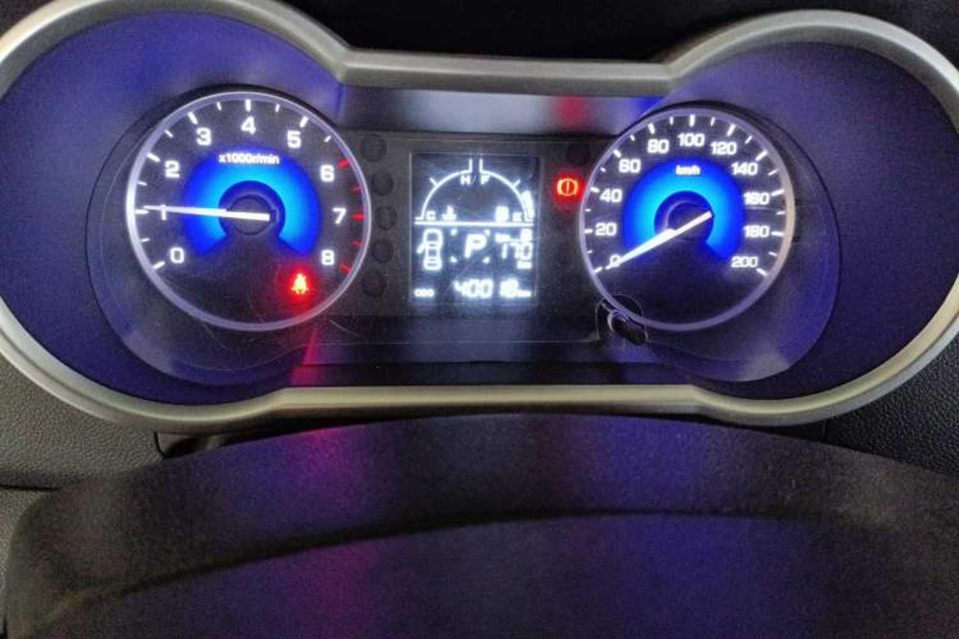 Used Dongfeng Aeolus AX3 2016 1.5L Automatic ZhiKu Model Odometer Close Up