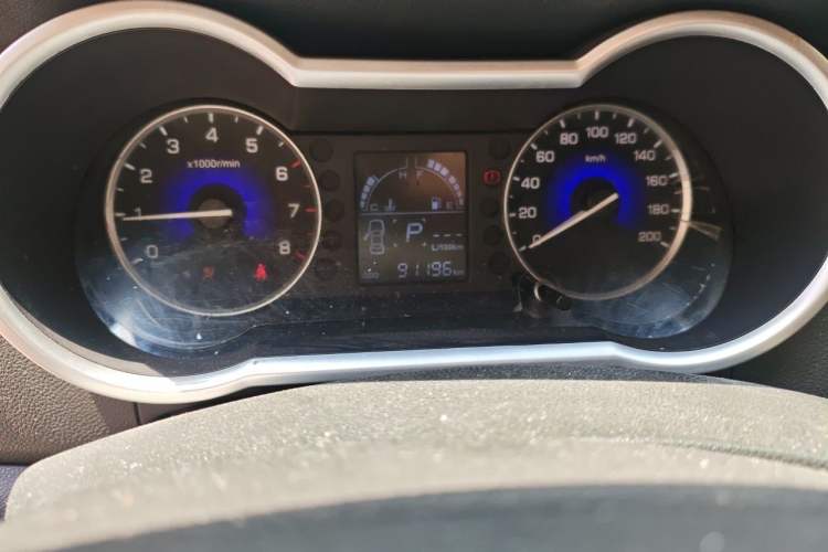 Used Dongfeng Aeolus AX3 2016 1.5L Automatic ZhiKu Model Odometer Close Up