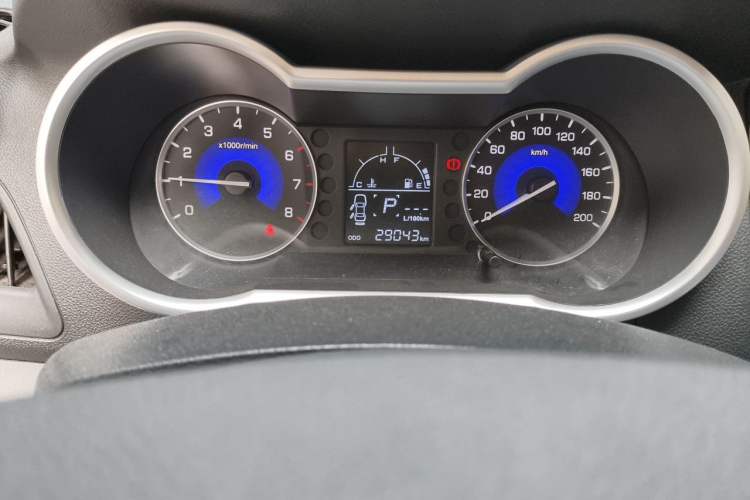 Used Dongfeng Aeolus AX3 2016 1.5L Automatic ZhiKu Model Odometer Close Up
