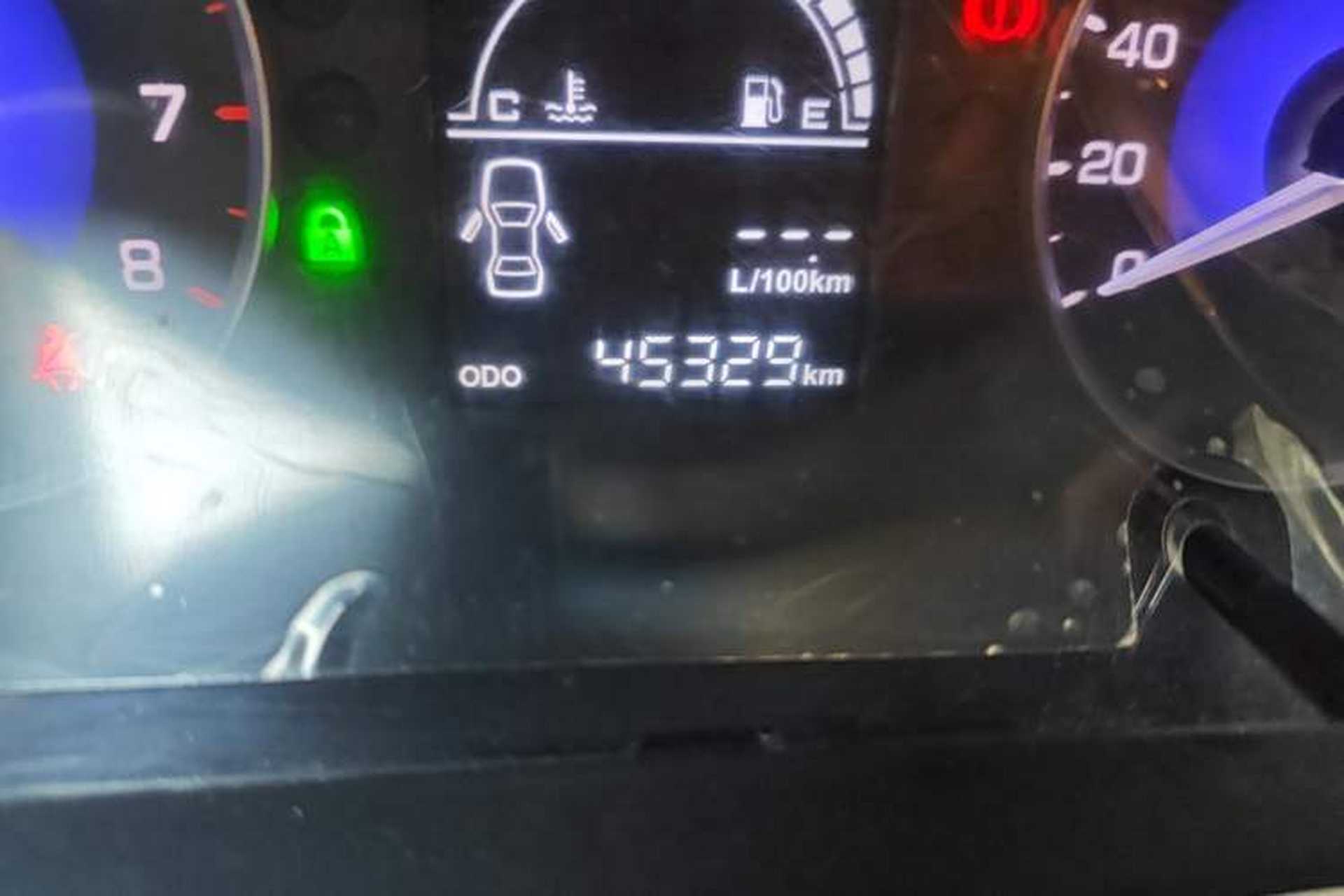 Used Dongfeng Aeolus AX3 2016 1.5L Manual ZhiKu Model Odometer Close Up