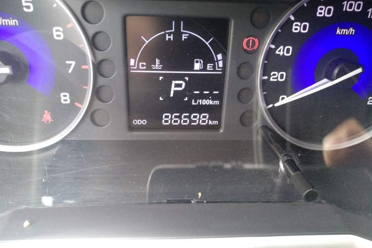 Used Dongfeng Aeolus AX3 2016 1.5L Automatic Shangkue Model Odometer Close Up