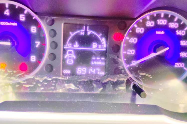 Used Dongfeng Aeolus AX3 2016 1.5L Manual ZhiKu Model Odometer Close Up