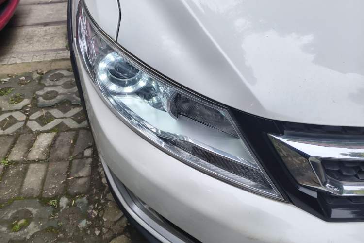 Used Dongfeng Aeolus AX3 2016 1.5L Manual ZhiKu Model Right Front Headlight
