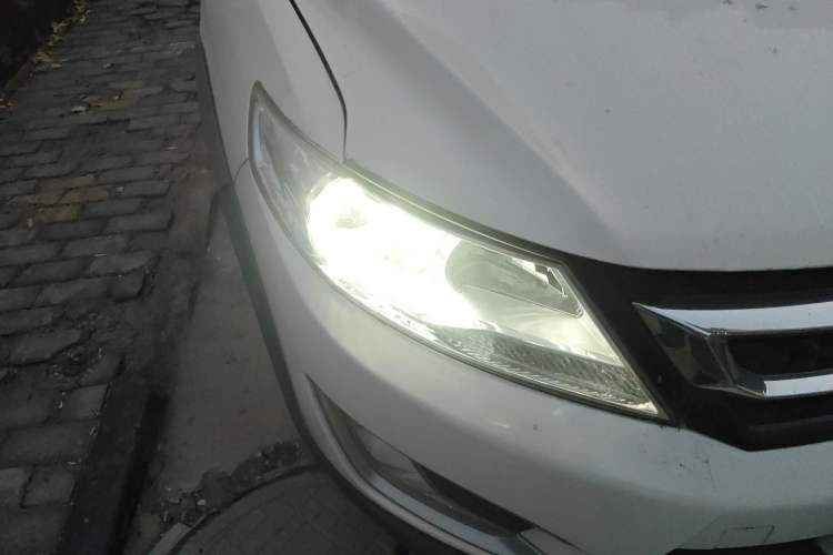 Used Dongfeng Aeolus AX3 2016 1.5L Manual ZhiKu Model Right Front Headlight