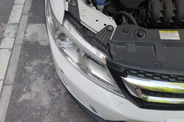 Used Dongfeng Aeolus AX3 2016 1.5L Automatic ZhiKu Model Right Front Headlight