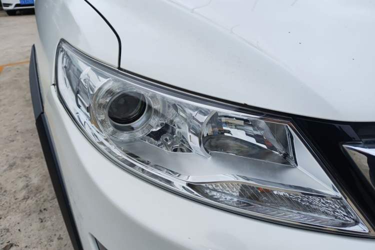 Used Dongfeng Aeolus AX3 2016 1.5L Automatic Zunku Model Right Front Headlight