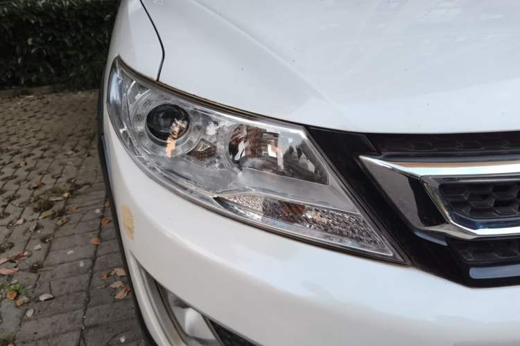 Used Dongfeng Aeolus AX3 2016 1.5L Automatic Shangkue Model Right Front Headlight