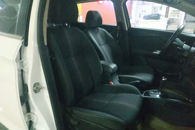 Used Dongfeng Aeolus AX3 2016 1.5L Automatic Shangkue Model Right Front Seat