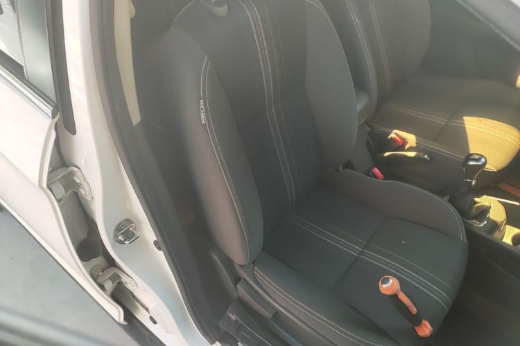Used Dongfeng Aeolus AX3 2016 1.5L Manual ZhiKu Model Right Front Seat