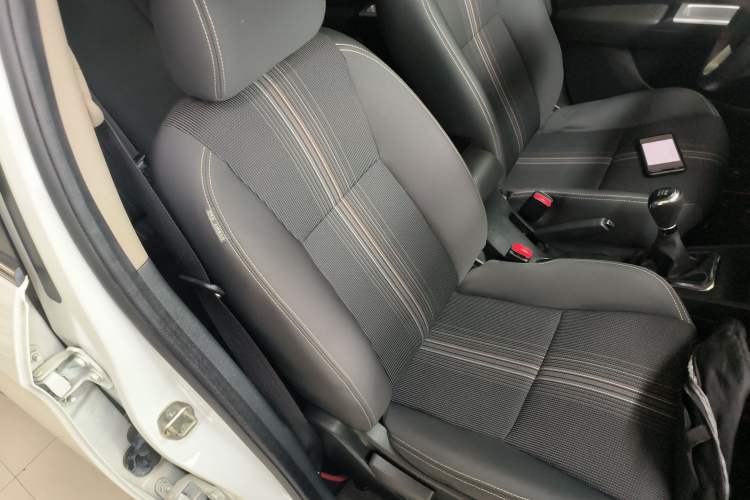 Used Dongfeng Aeolus AX3 2016 1.5L Manual ZhiKu Model Right Front Seat
