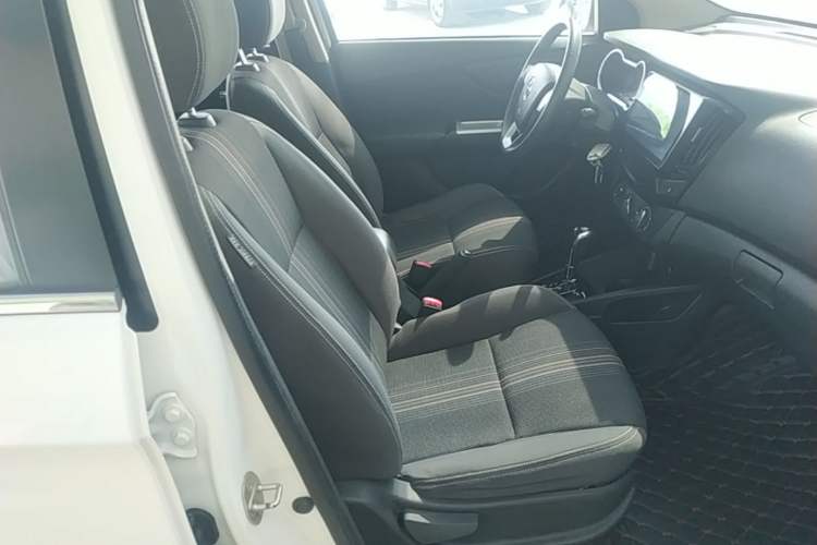 Used Dongfeng Aeolus AX3 2016 1.5L Automatic Zunku Model Right Front Seat