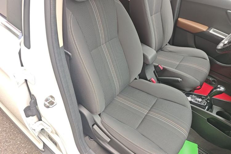 Used Dongfeng Aeolus AX3 2016 1.5L Automatic Shangkue Model Right Front Seat