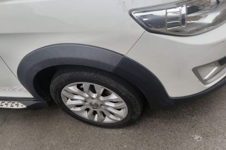 Used Dongfeng Aeolus AX3 2016 1.5L Manual ZhiKu Model Right Front Wheel Hub