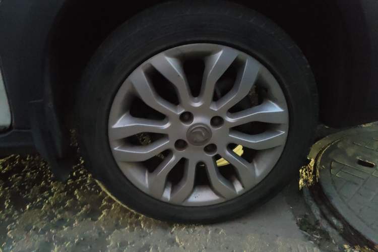 Used Dongfeng Aeolus AX3 2016 1.5L Manual ZhiKu Model Right Front Wheel Hub
