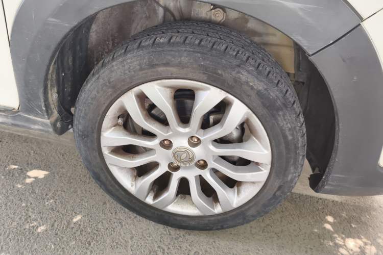 Used Dongfeng Aeolus AX3 2016 1.5L Manual ZhiKu Model Right Front Wheel Hub