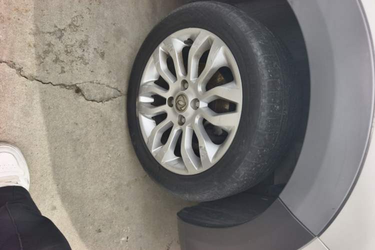 Used Dongfeng Aeolus AX3 2016 1.5L Automatic Shangkue Model Right Front Wheel Hub