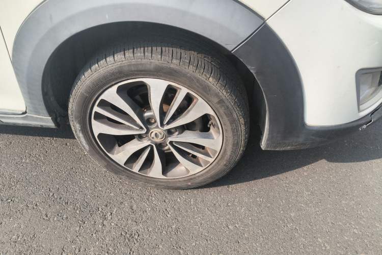 Used Dongfeng Aeolus AX3 2016 1.5L Automatic Zunku Model Right Front Wheel Hub