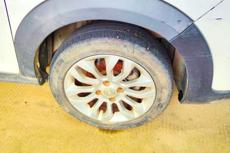 Used Dongfeng Aeolus AX3 2016 1.5L Manual ZhiKu Model Right Front Wheel Hub
