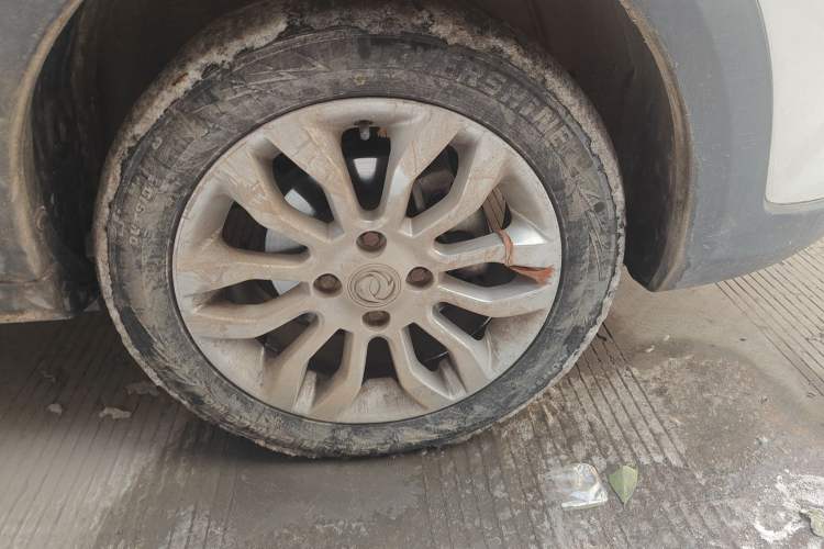 Used Dongfeng Aeolus AX3 2016 1.5L Manual ZhiKu Model Right Front Wheel Hub