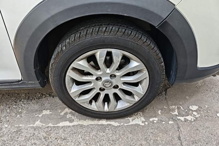 Used Dongfeng Aeolus AX3 2016 1.5L Manual Shangkue Model Right Front Wheel Hub