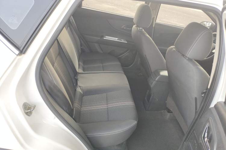 Used Dongfeng Aeolus AX3 2016 1.5L Manual Shangkue Model Right Rear Seat