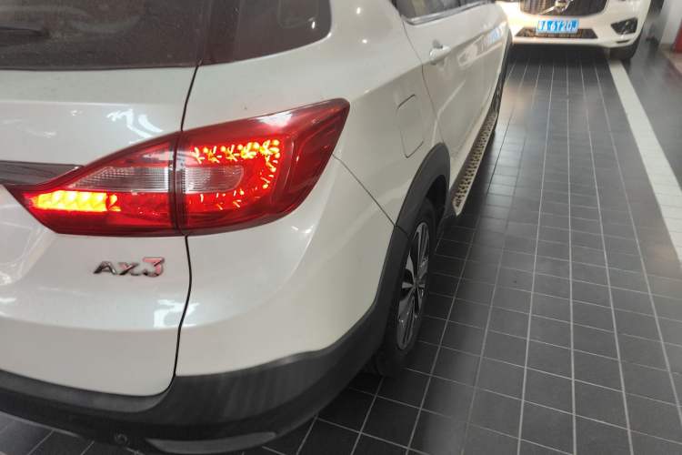 Used Dongfeng Aeolus AX3 2016 1.5L Automatic ZhiKu Model Right Rear Taillight