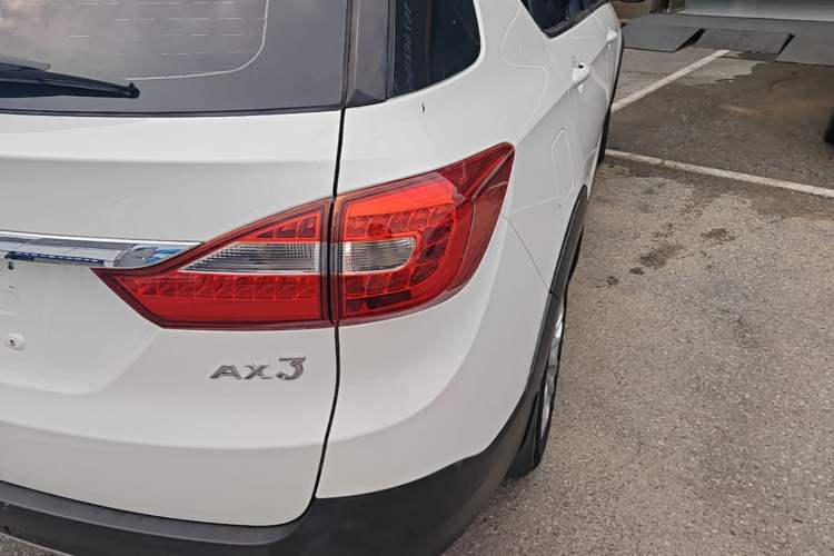 Used Dongfeng Aeolus AX3 2016 1.5L Automatic Shangkue Model Right Rear Taillight