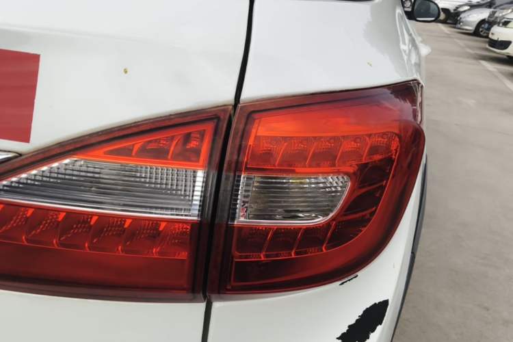 Used Dongfeng Aeolus AX3 2016 1.5L Manual Shangkue Model Right Rear Taillight