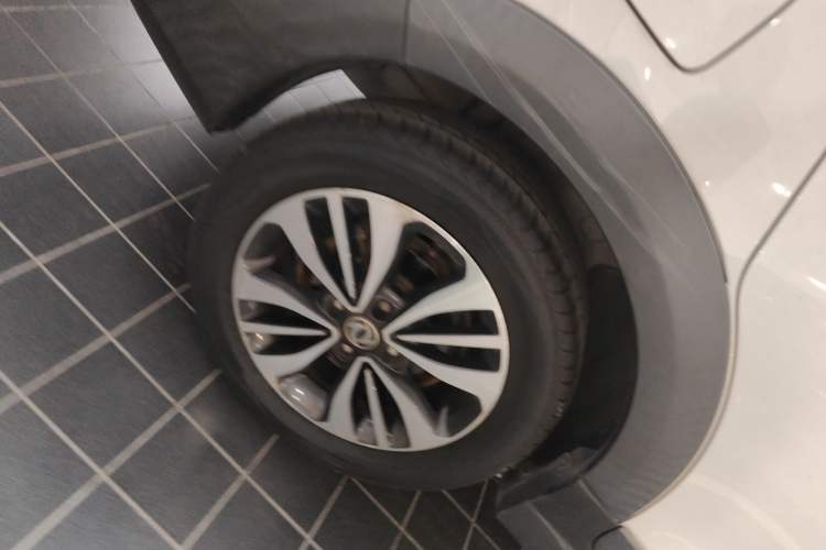 Used Dongfeng Aeolus AX3 2016 1.5L Automatic ZhiKu Model Right Rear Wheel Hub