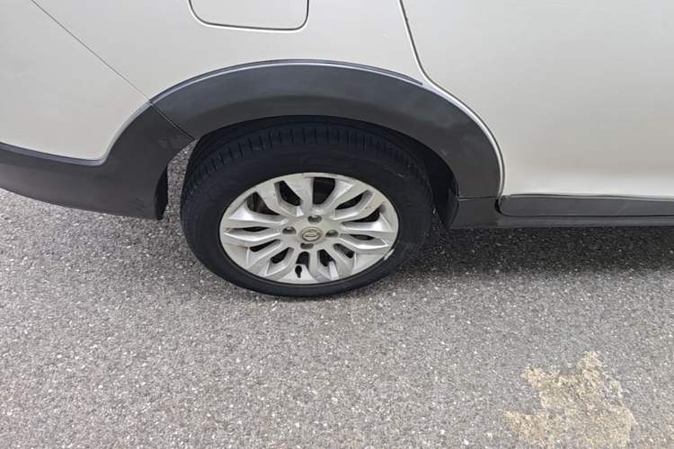 Used Dongfeng Aeolus AX3 2016 1.5L Automatic Shangkue Model Right Rear Wheel Hub