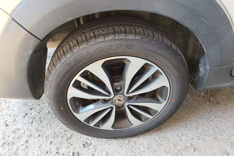 Used Dongfeng Aeolus AX3 2016 1.5L Automatic ZhiKu Model Right Rear Wheel Hub