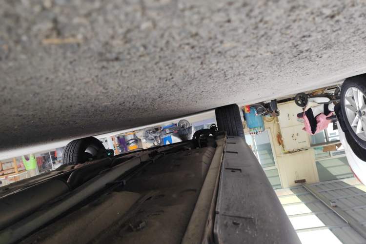 Used Dongfeng Aeolus AX3 2016 1.5L Automatic Zunku Model Right Side Sill