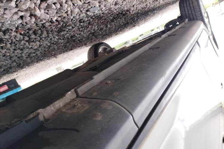 Used Dongfeng Aeolus AX3 2016 1.5L Automatic Shangkue Model Right Side Sill