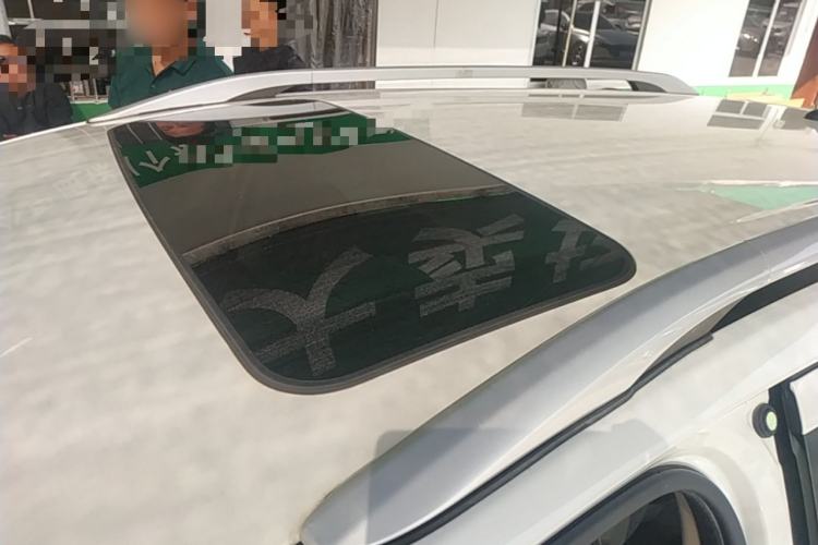 Used Dongfeng Aeolus AX3 2016 1.5L Automatic Zunku Model Roof