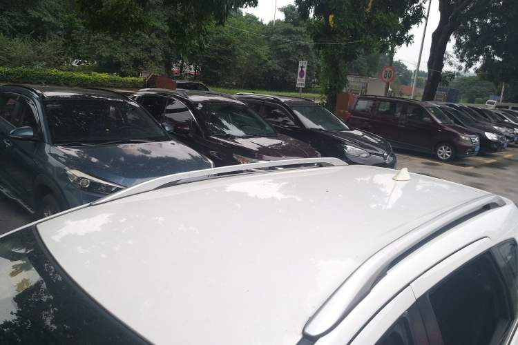 Used Dongfeng Aeolus AX3 2016 1.5L Automatic Shangkue Model Roof